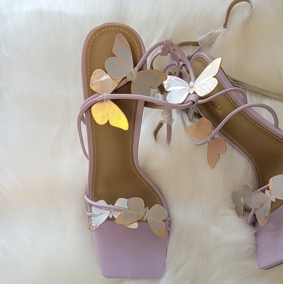 New purple butterfly sandals - Picture 3 of 4